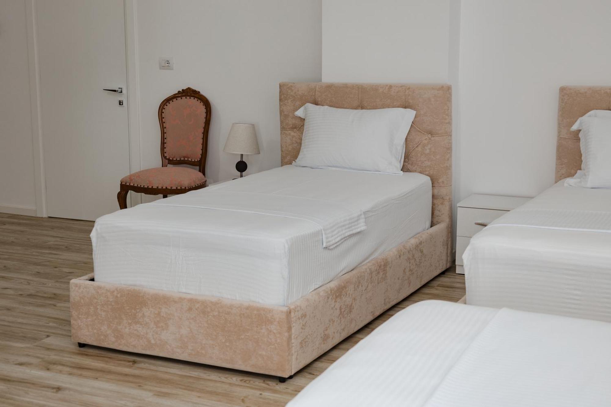 Riviera Hotel-City Center Vlore Exterior photo